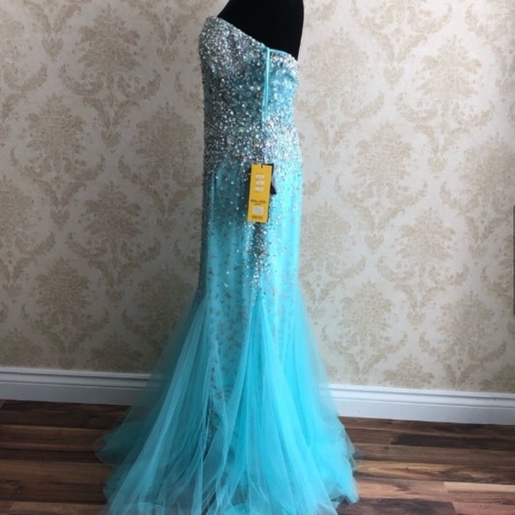 BNWT May Queen mermaid style beaded gown - Picture 6 of 15